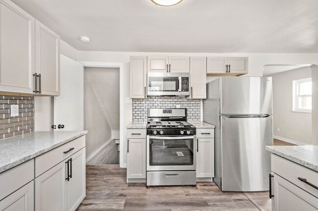 Stunning 2 bedroom home in Mt. Washington available May 1! - Stunning 2 bedroom home in Mt. Washington available May 1!