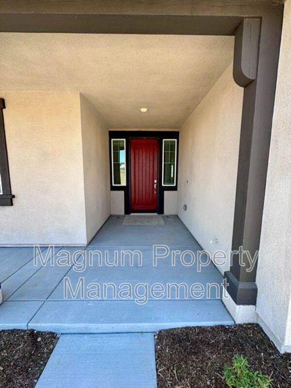 Building Photo - 25673 Branson Ln