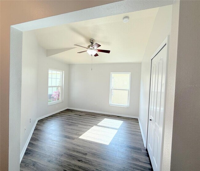 Foto del edificio - 5044 Gato Del Sol Cir