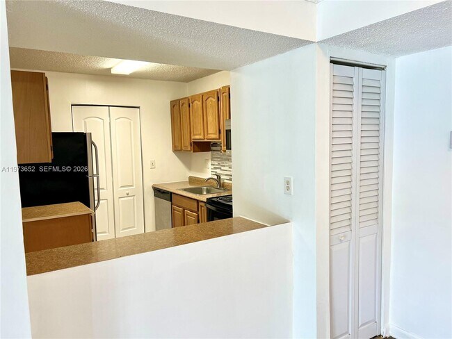 Foto del edificio - 20761 NE 4th Pl