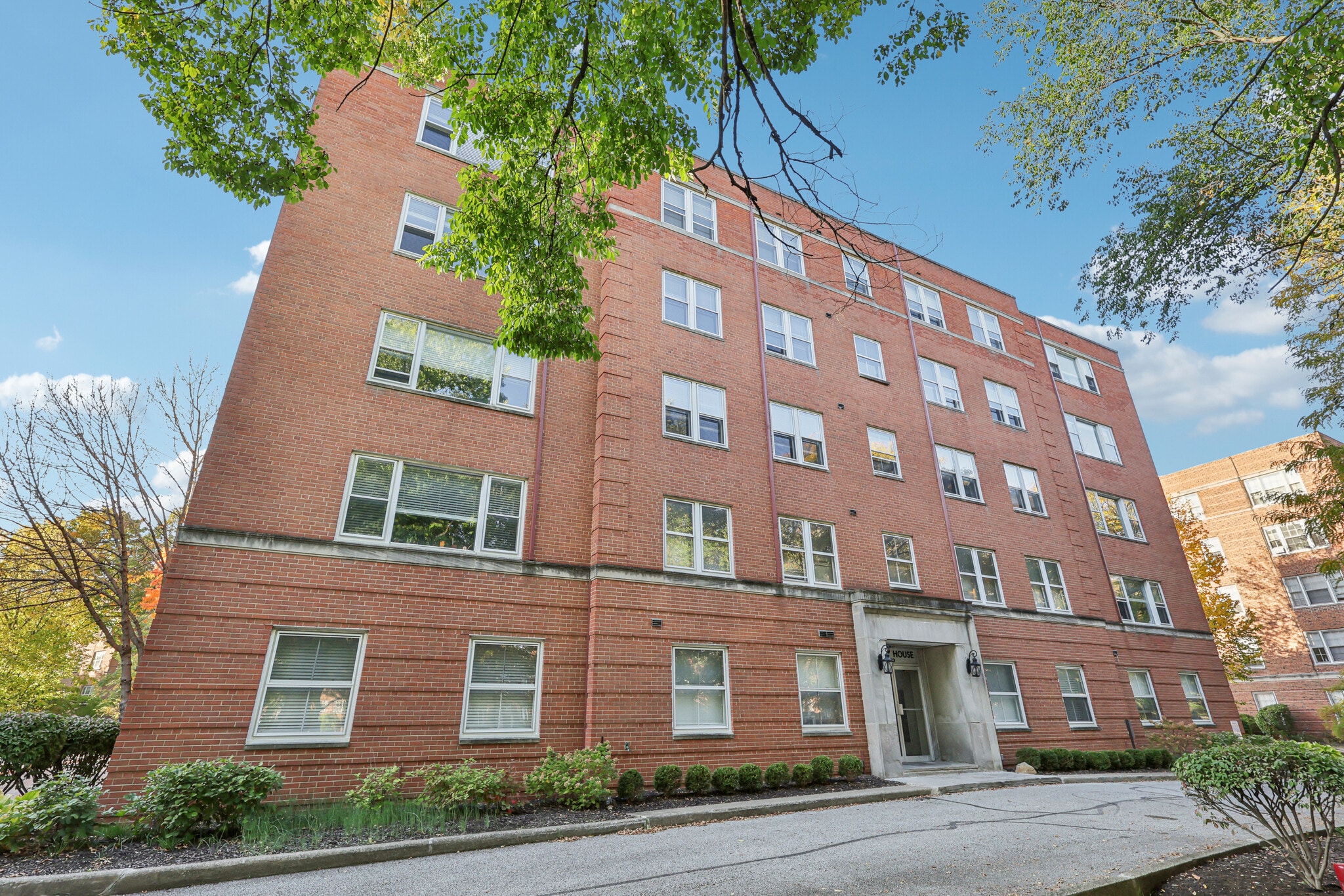 Embassy House – photo 1