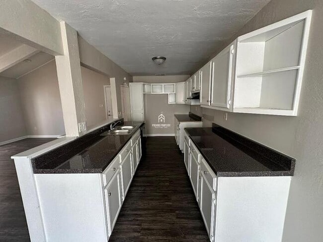 Foto del edificio - 5416 Fieldcrest Ave