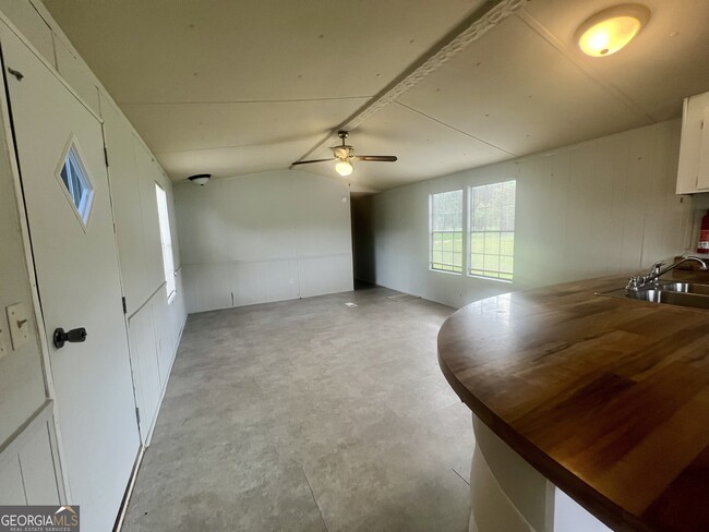 Building Photo - 2830 Greensboro Rd