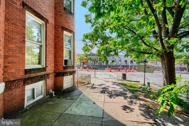 Building Photo - 2300 N Fulton Ave