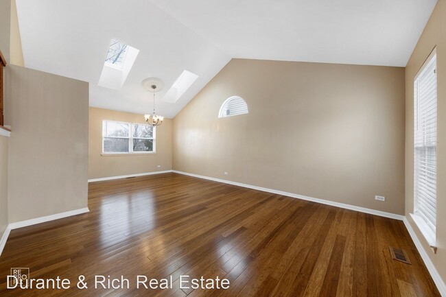 Building Photo - 3 br, 2.5 bath House - 74 N Brittany Ln