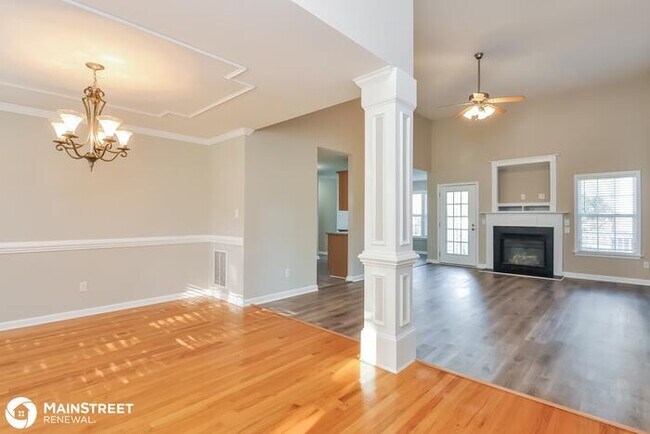 Building Photo - 127 Nicolet Ln