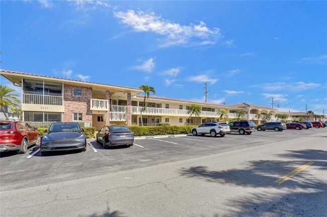 Foto del edificio - 2121 NE 68th St