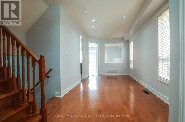Building Photo - 124 Nathaniel Crescent