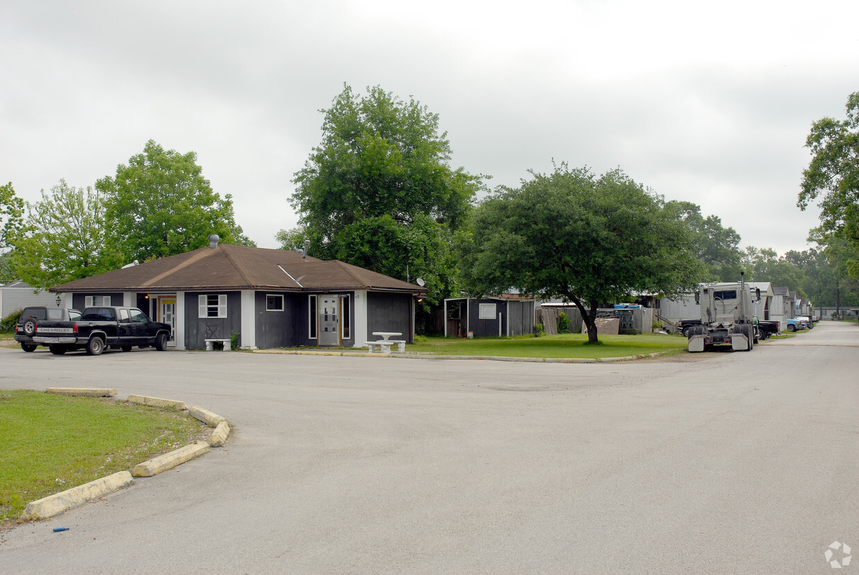 Primary Photo - Cedar Bayou MHC