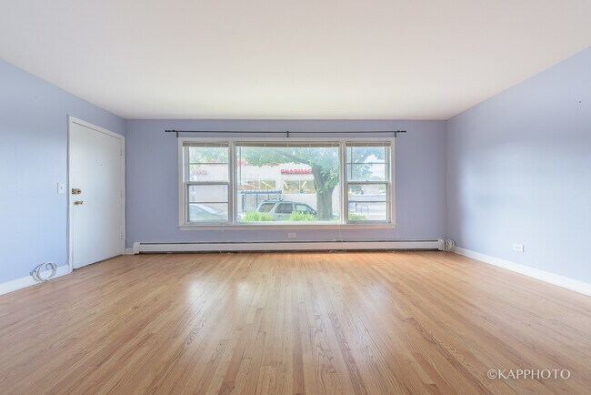 Foto del edificio - 5942 W Addison St
