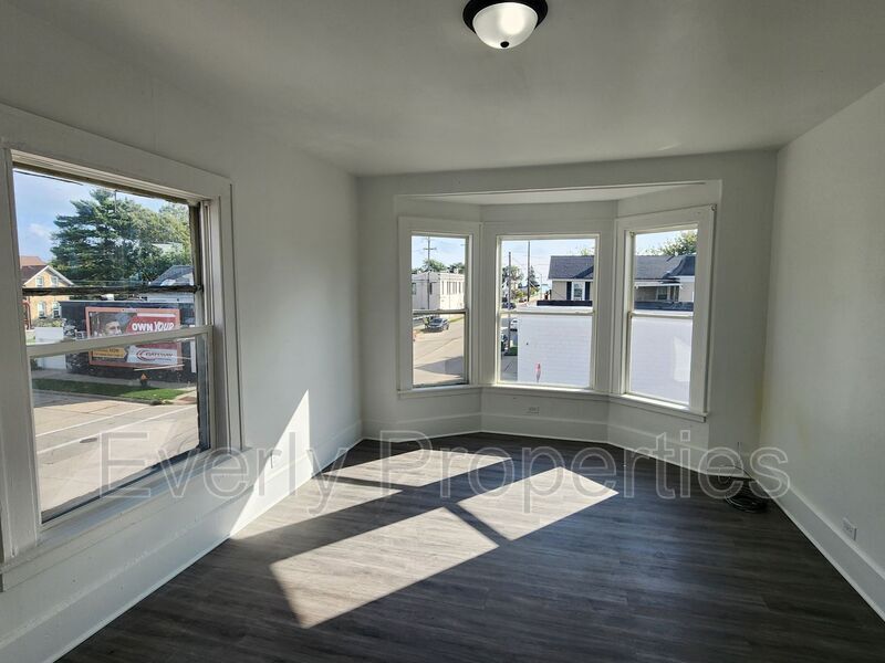 1664 N Wisconsin St Unit 3, Racine, WI 53402 Condo for Rent in Racine