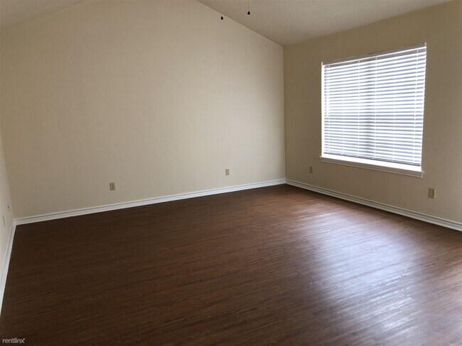 Foto del edificio - 3 br, 2 bath Duplex - Sara Street Duplexes...