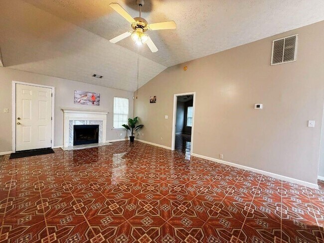 Foto del edificio - 5410 Twin Lakes Dr