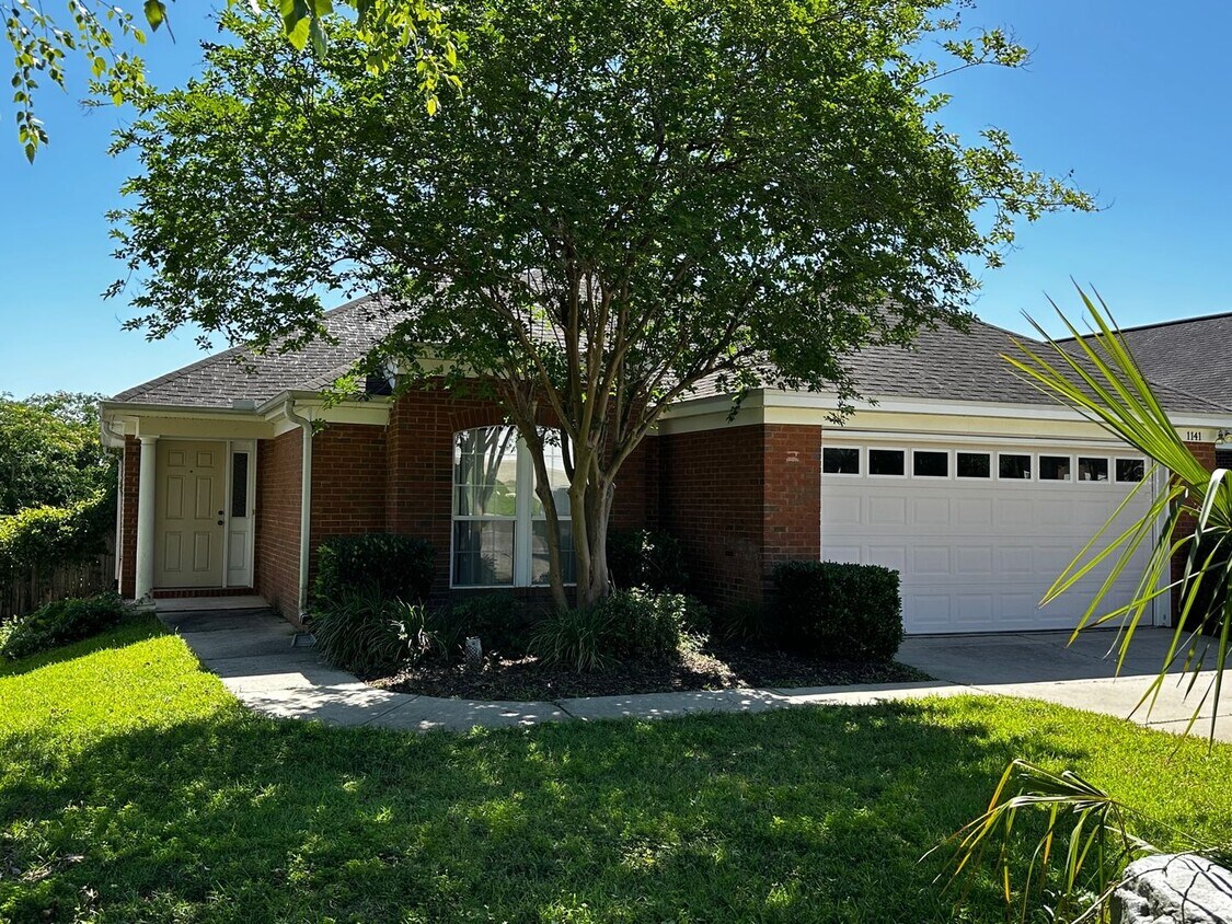 Primary Photo - 1141 High Meadow Dr
