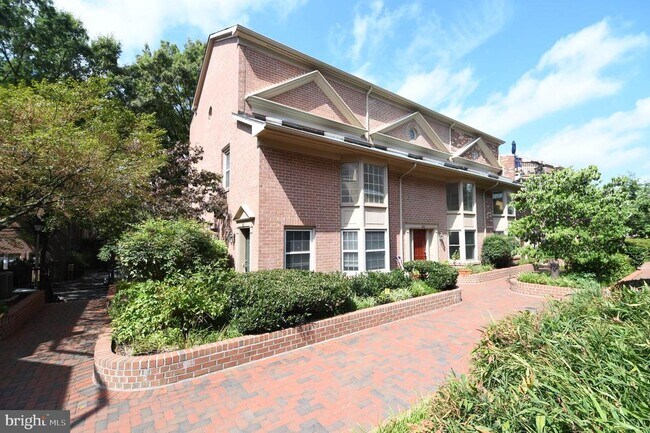 Building Photo - 601 N Tazewell St