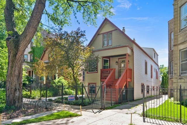 Primary Photo - 2436 N Sawyer Ave