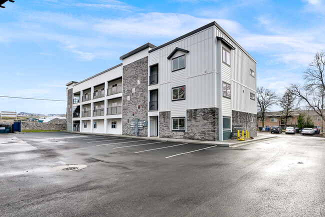 Building Photo - Raintree Apartments