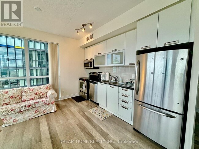 Building Photo - 28 Ted Rogers Way