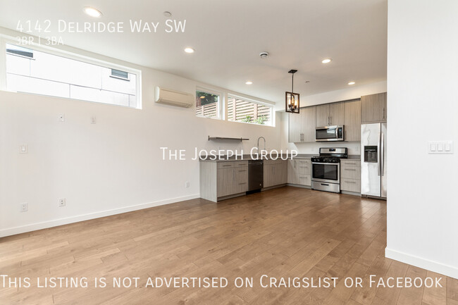 Building Photo - Stunning 3 bed/2.5 bath modern town home i...