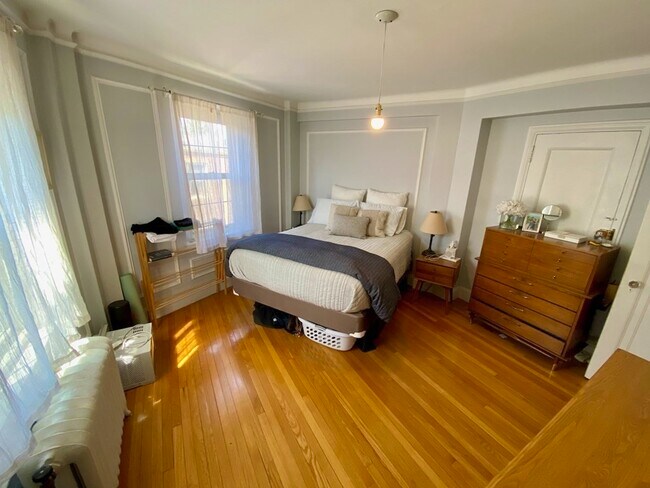 Foto del edificio - 1476 Beacon St