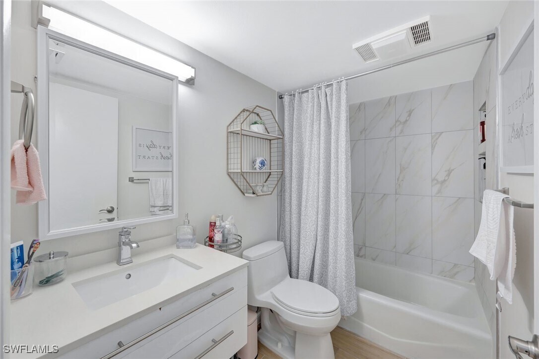 Foto principal - 15400 Cedarwood Ln