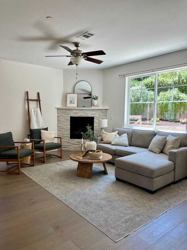 Foto del edificio - 1200 Stonecrest Ln