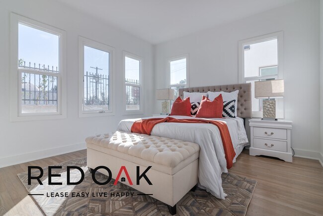 Foto del edificio - ~3 Weeks FREE~ Fabulous One Bedroom Walk-U...