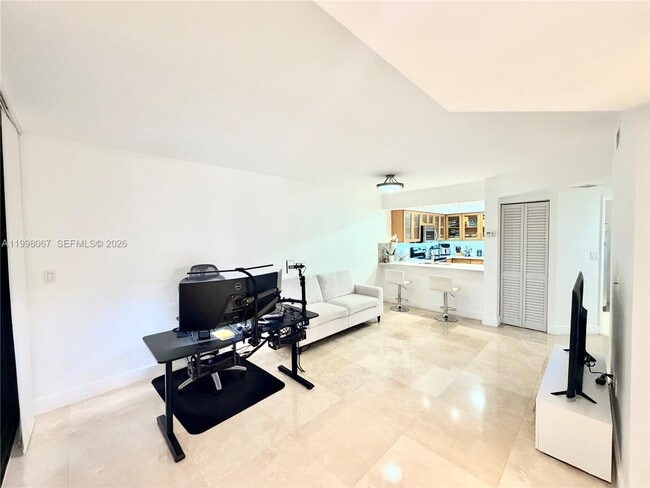 Building Photo - 15405 N Miami Lakeway