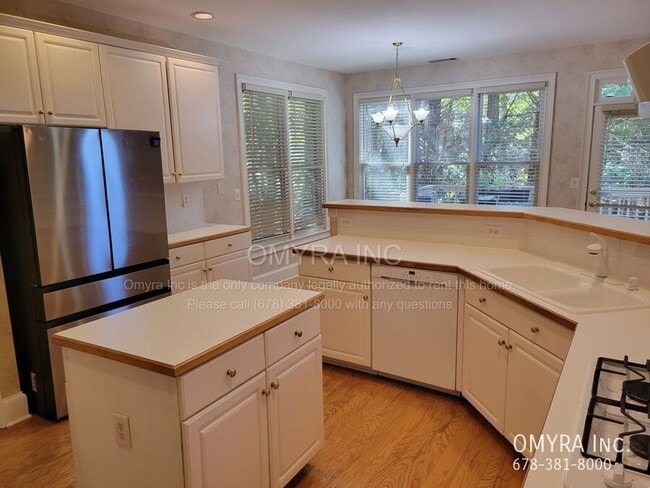 Photo - Gorgeous 5 Bedroom House in Peachtree Corners!
