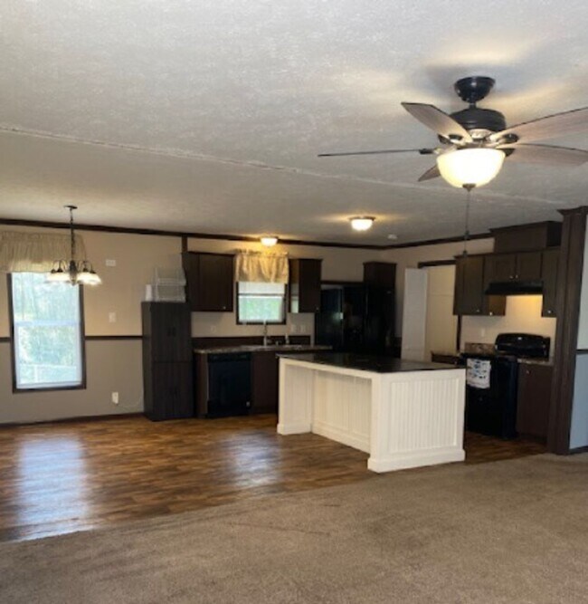 Foto del edificio - Three Bedroom Two Bath in Lee County, Phenix City, AL