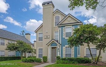 Building Photo - 13700 Richmond Park Dr N
