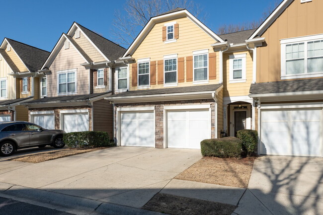 Building Photo - "Charming 3-Bed Home in Kennesaw with Gran...