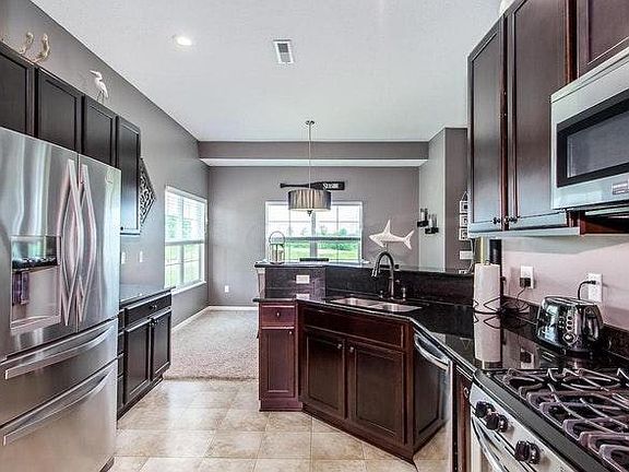 Kitchen - 3667 Birkland Cir