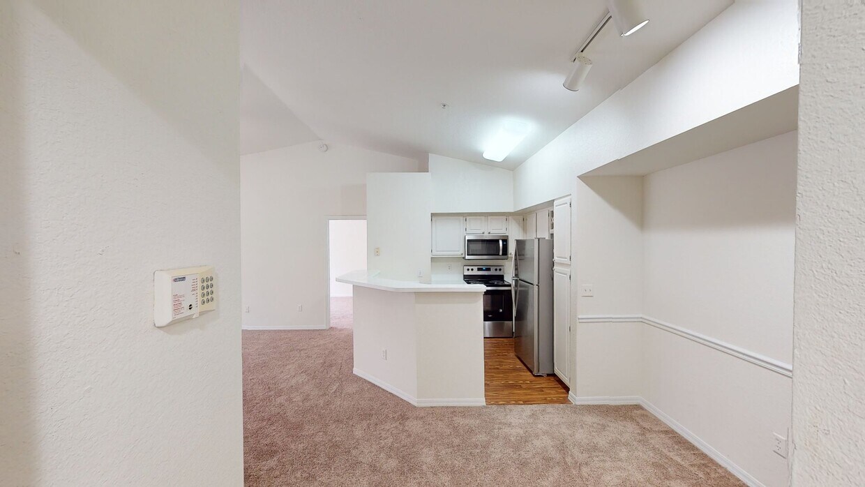 Photo - Ashton at Waterford Lakes Apartments