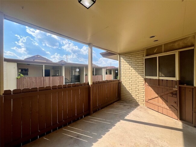 Building Photo - 7714 Renwick Dr