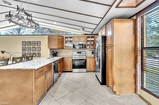 Building Photo - 3 br, 3 bath House - 2915 Arthur St