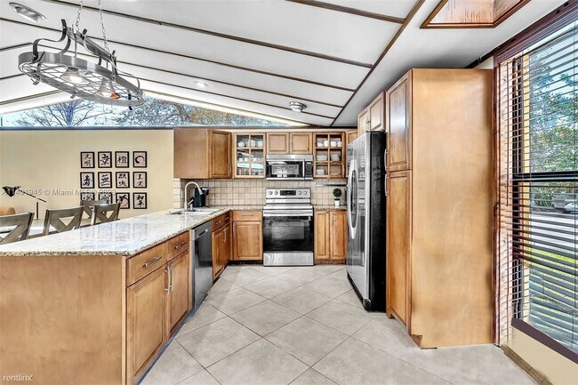 Foto del edificio - 3 br, 3 bath House - 2915 Arthur St