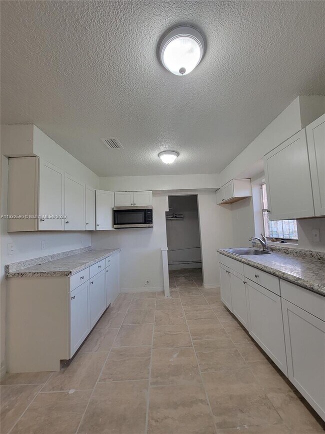 1622 NW 1st Ct, Florida City, FL 33034 House for Rent in Florida City