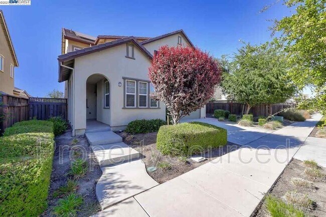 Building Photo - 18517 Admiral Way