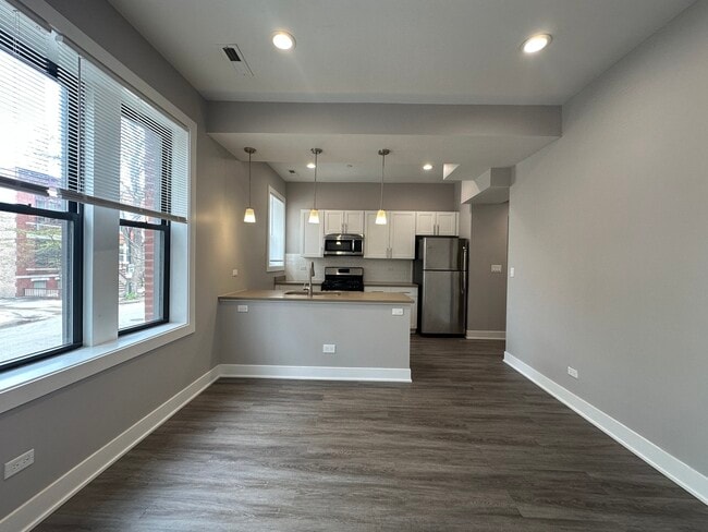Building Photo - 2053 W Iowa St