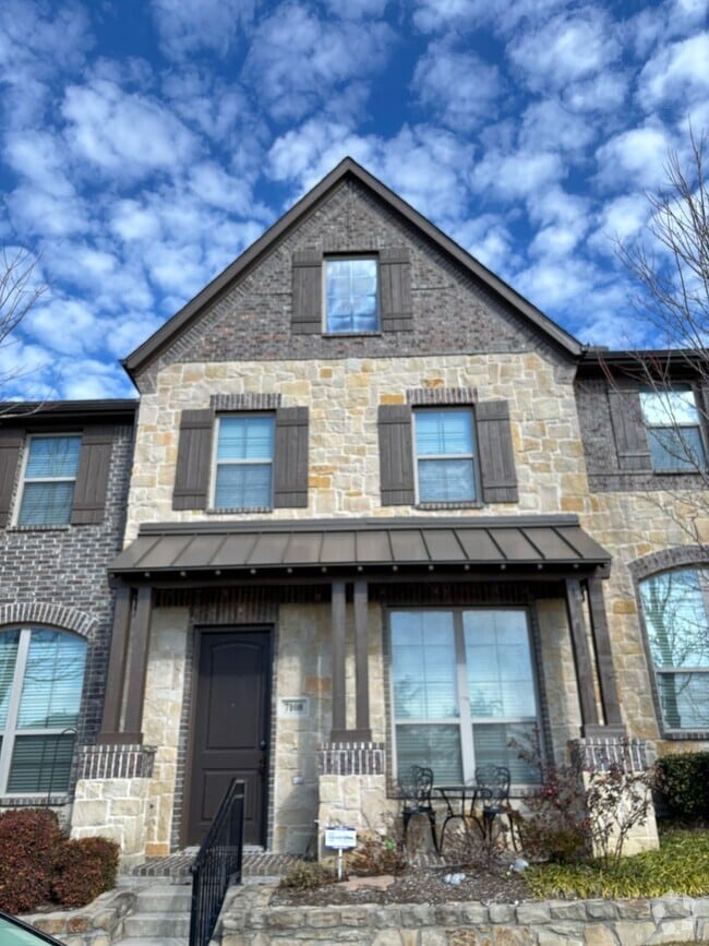 Building Photo - 7108 Mitchell Dr