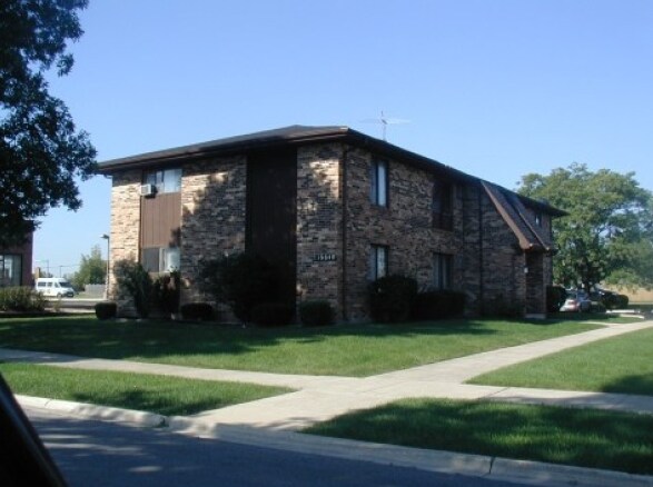 Primary Photo - 16640 Crescent Ave