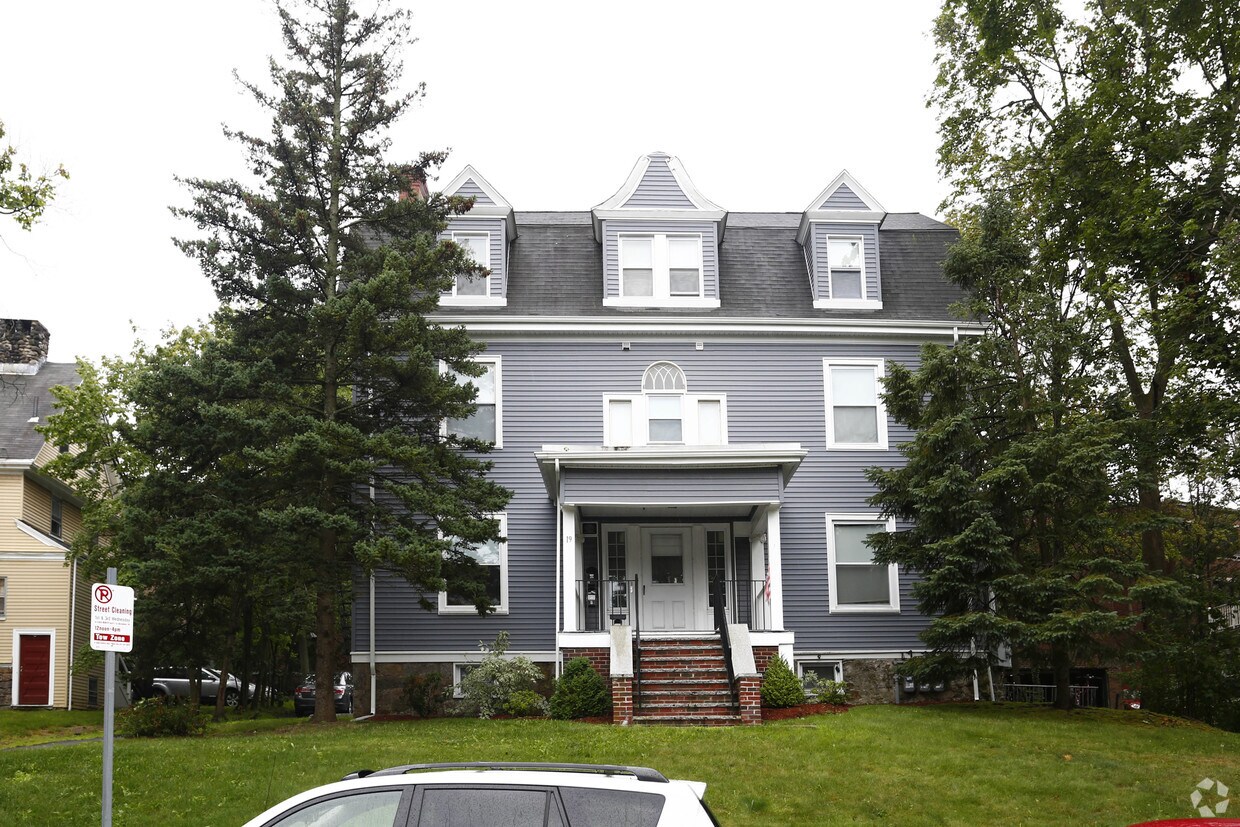 Building Photo - 19 Braemore Rd