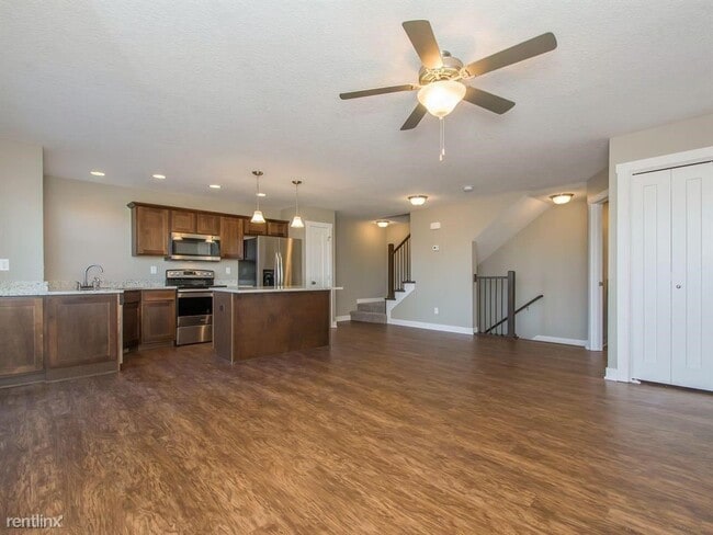 Building Photo - 2 br, 2.5 bath Townhome - Trestle Crossing...
