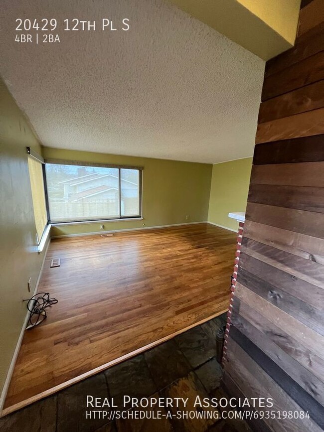 Building Photo - 4 Bedroom Home in SeaTac