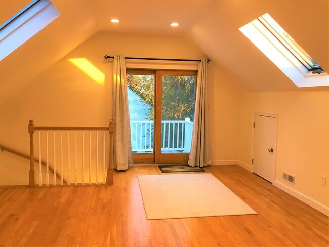Building Photo - 51 Matchett St