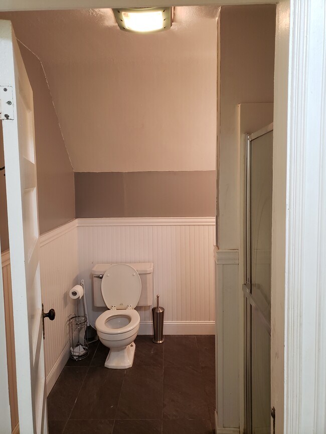 Foto del edificio - 221 Doyle Ave