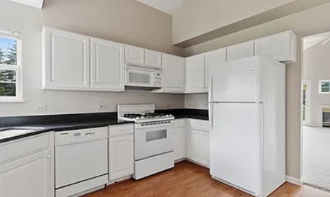 Building Photo - 7049 Buchanan Dr