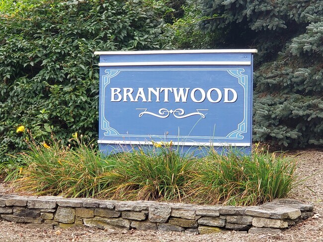 Building Photo - 10 Brantwood Dr