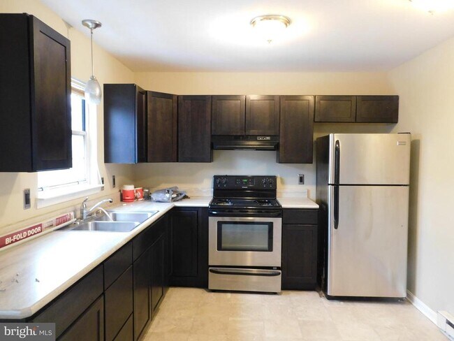 Foto del edificio - 104 Waterford Ln